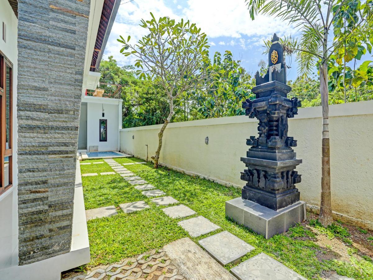 Oyo 91123 Madhava 108 Hotel Ungasan  Exterior photo