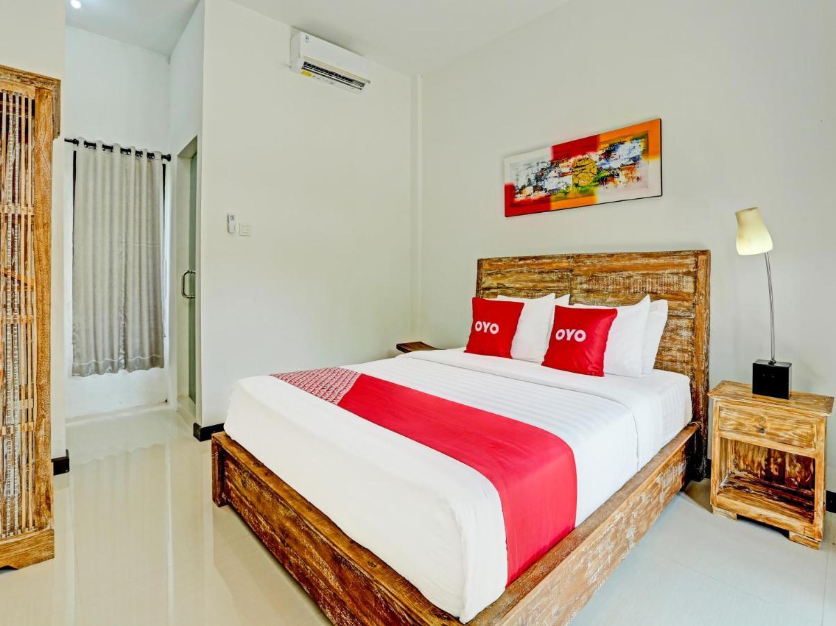 Oyo 91123 Madhava 108 Hotel Ungasan  Exterior photo