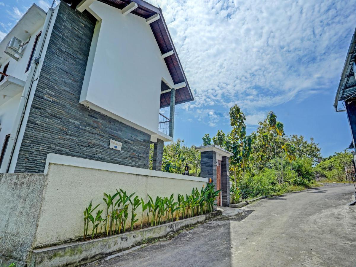 Oyo 91123 Madhava 108 Hotel Ungasan  Exterior photo