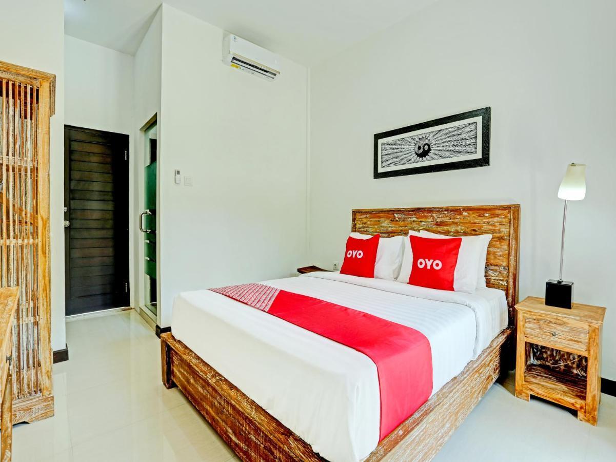 Oyo 91123 Madhava 108 Hotel Ungasan  Exterior photo